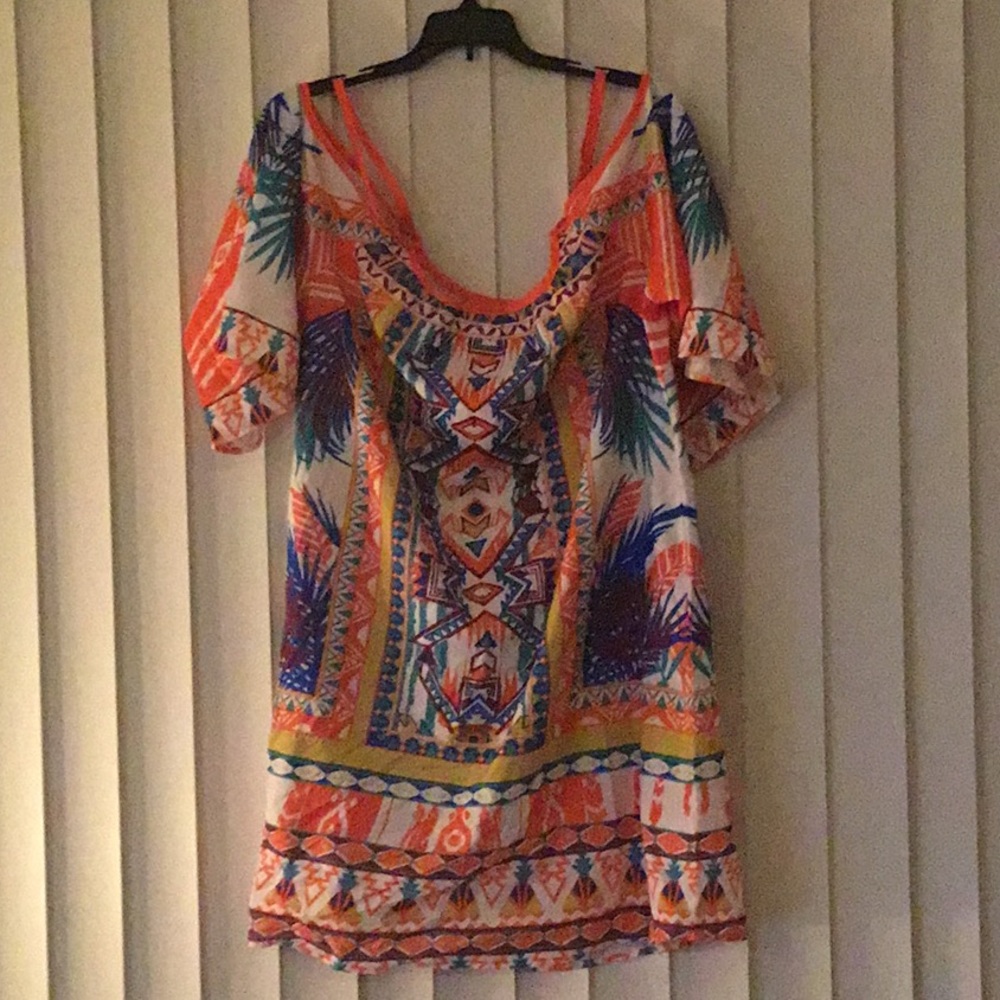 Lovely florals” XL Top🦋🌼NWOT🦋